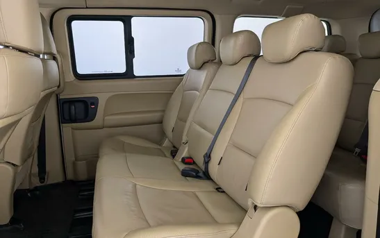 Hyundai H-1 2.50 Автоматическая, фото №1