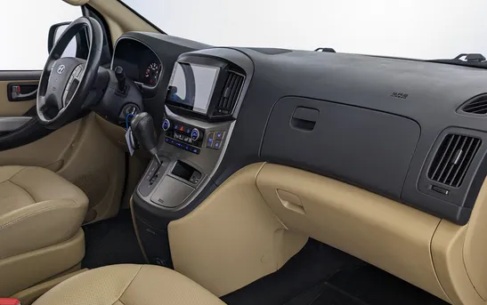 Hyundai H-1 2.50 Автоматическая, фото №1