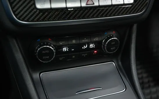 Mercedes-Benz CLA 2.00 Робот, фото №1