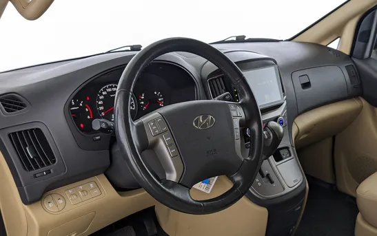 Hyundai H-1 2.50 Автоматическая, фото №1