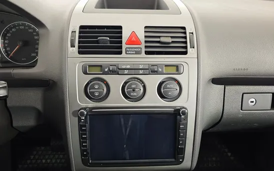 Volkswagen Touran 1.40 Робот, фото №1