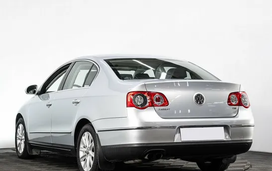 Volkswagen Passat 1.80 Автоматическая, фото №1