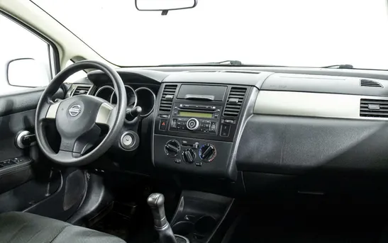 Nissan Tiida 1.60 Механика, фото №1