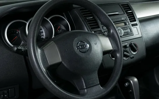 Nissan Tiida 1.60 Автоматическая, фото №1