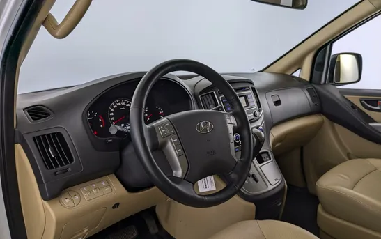 Hyundai H-1 2.50 Автоматическая, фото №1