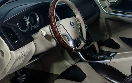 Volvo XC60 2.40 Автоматическая, фото №1
