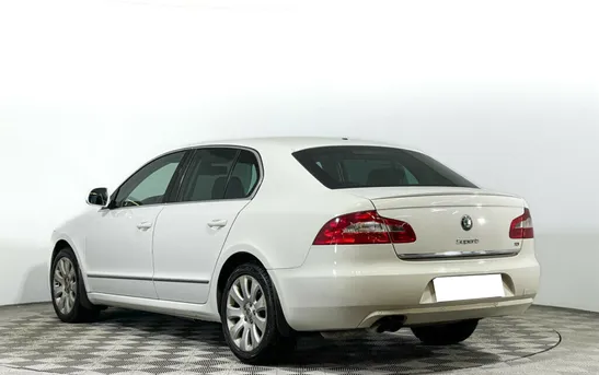 Skoda Superb 2.00 Робот, фото №1