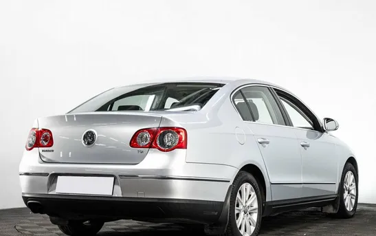 Volkswagen Passat 1.80 Автоматическая, фото №1