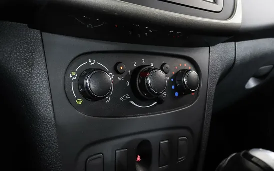 Renault Logan 1.60 Автоматическая, фото №1