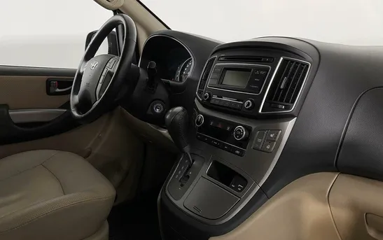 Hyundai H-1 2.50 Автоматическая, фото №1