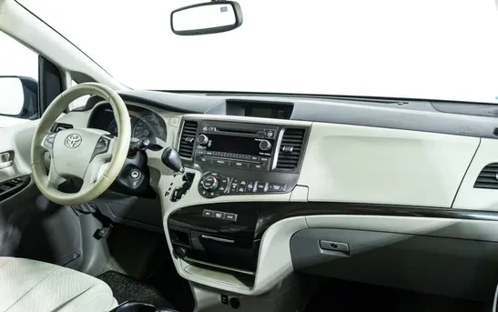 Toyota Sienna 3.50 Автоматическая, фото №1