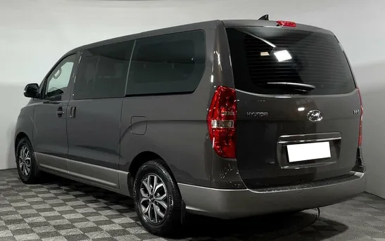 Hyundai H-1 2.50 Автоматическая, фото №1