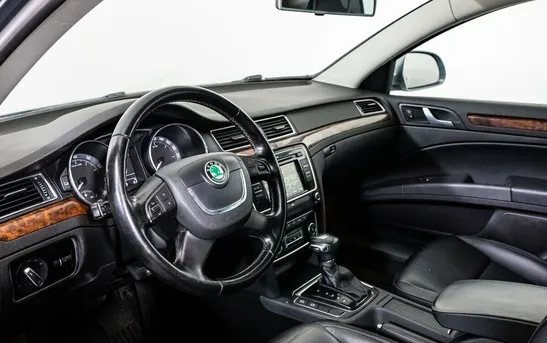 Skoda Superb 1.80 Робот, фото №1