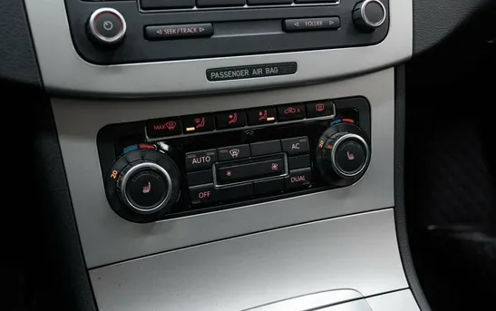 Volkswagen Passat 1.80 Автоматическая, фото №1