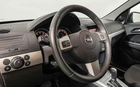 Opel Astra 1.80 Автоматическая, фото №1