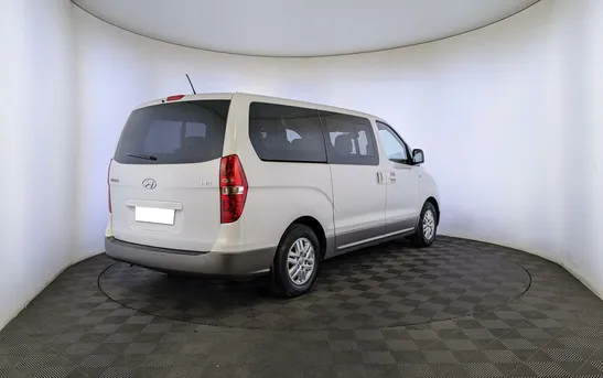 Hyundai H-1 2.50 Автоматическая, фото №1