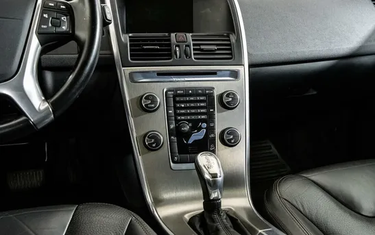 Volvo XC60 2.40 Автоматическая, фото №1