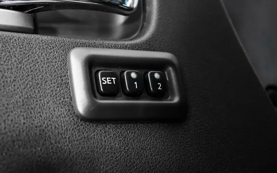 Nissan Pathfinder 3.00 Автоматическая, фото №1