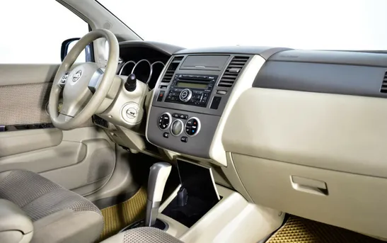 Nissan Tiida 1.60 Автоматическая, фото №1