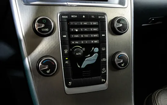 Volvo XC60 2.40 Автоматическая, фото №1