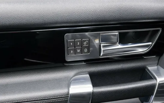 Land Rover Discovery 3.00 Автоматическая, фото №1