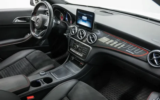 Mercedes-Benz CLA 2.00 Робот, фото №1