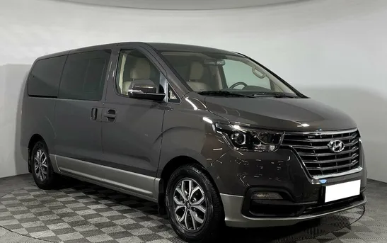 Hyundai H-1 2.50 Автоматическая, фото №1