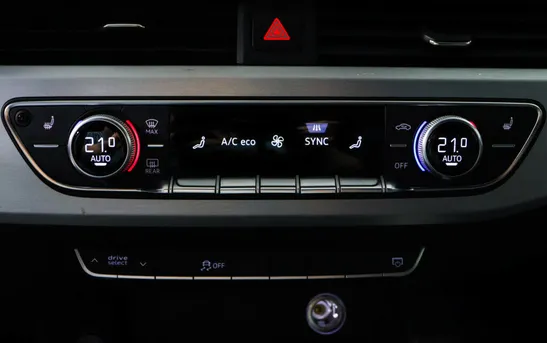 Audi A4 2.00 Робот, фото №1